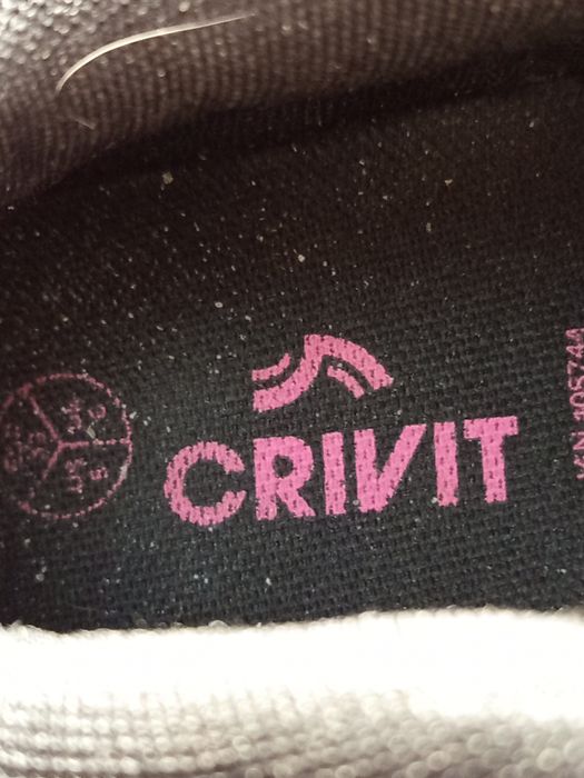 Кросівки жіночі відомої німецької фірми Crivit. Невагомі, якісні.