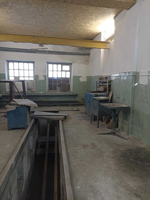 Здається бокс в орену під сто для мікроавтобусів