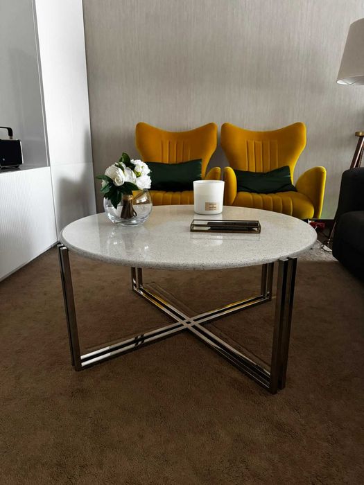 Mesa de centro para sala em pedra e inox