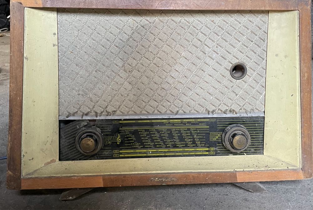 Zabytkowe radio stolica