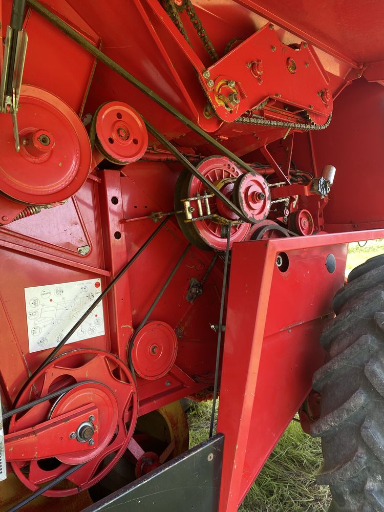 Комбайн зернозбиралний MASSEY FERGUSON 28/SAMPO 2075