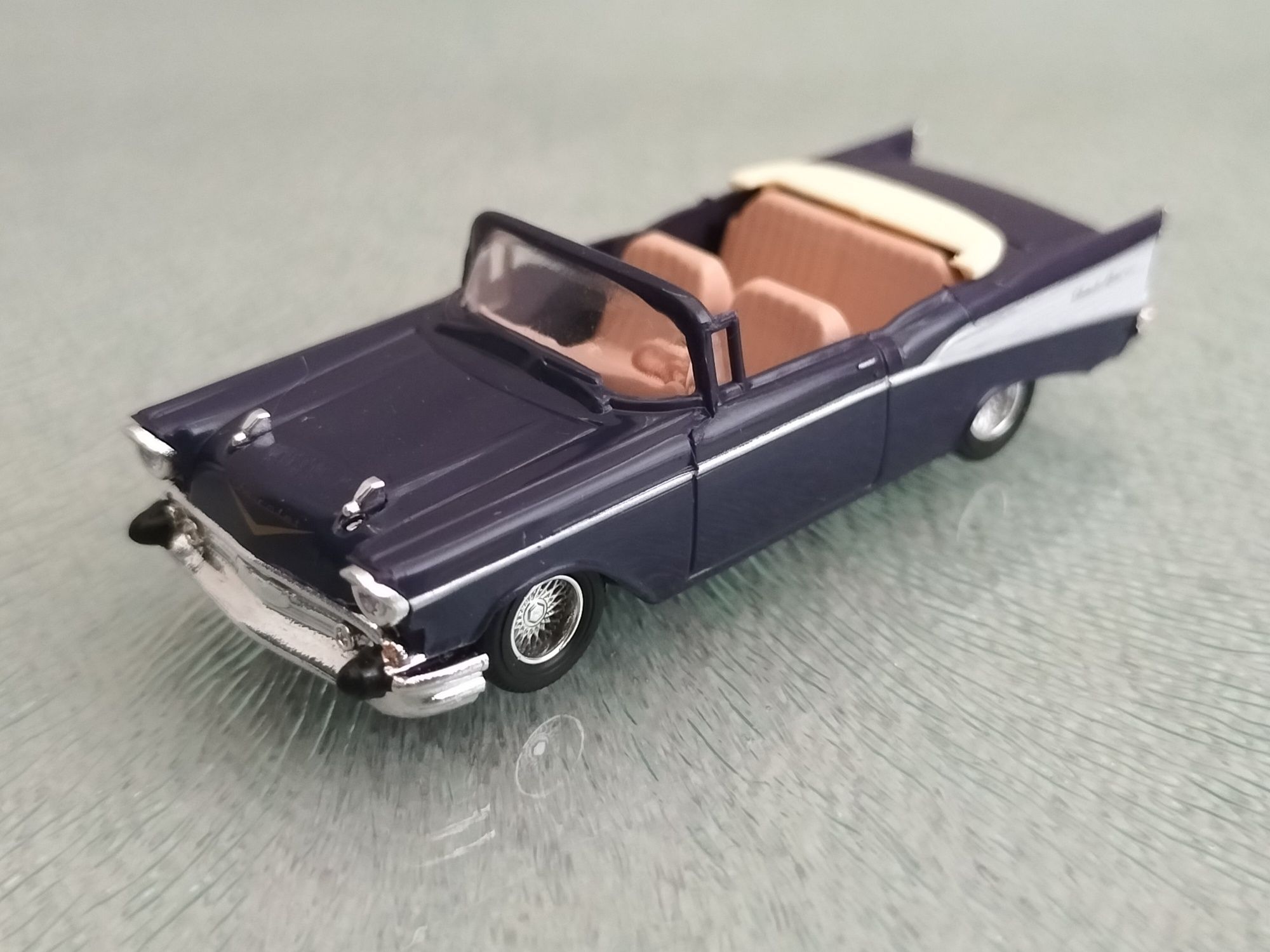 Busch 1/87 Chevrolet Bel Air Cabrio "57" paars Model 45007 skala 1:87