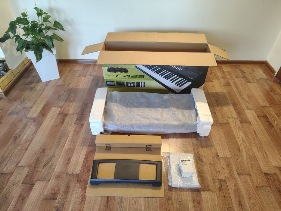 Синтезатор Yamaha PSR E423