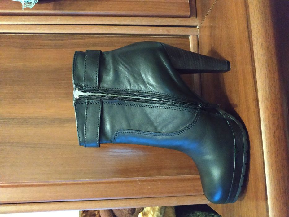 Ботильйони(осінь-весна), нові, натуральна шкіра.