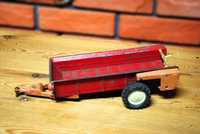 Zabytkowy Rozrzutnik obornika Lot International Harvester, ERTL, 1:16