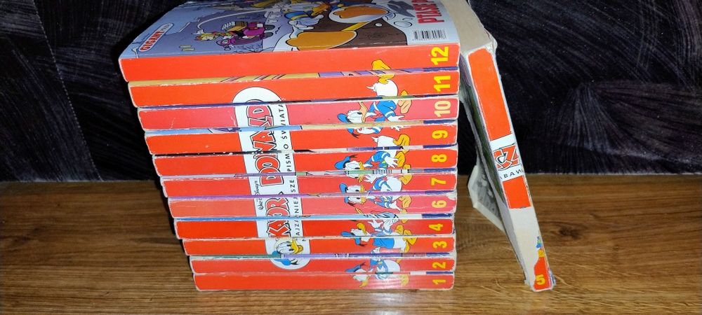 2704*4 Komiksy Gigant Poleca rok 2004 nr 37-48 Donald stan dobry