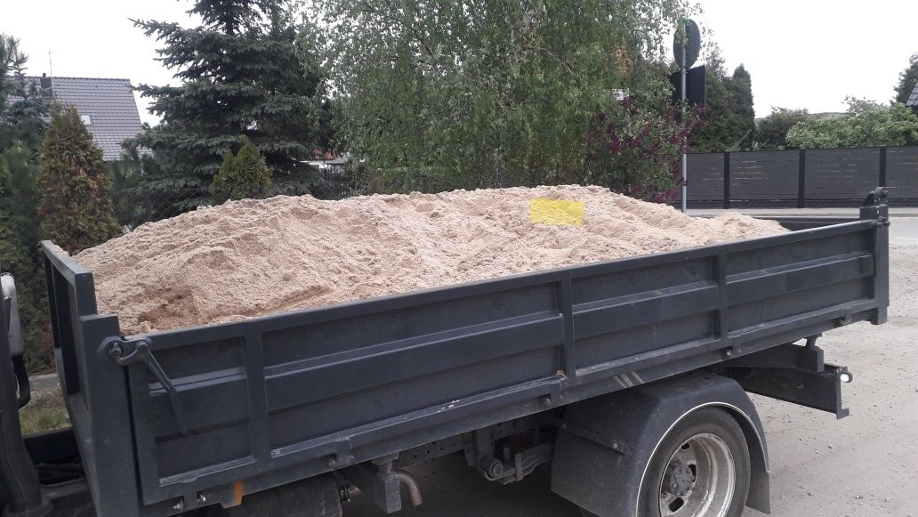 Piasek żwir suchy beton granit kamień polny transport