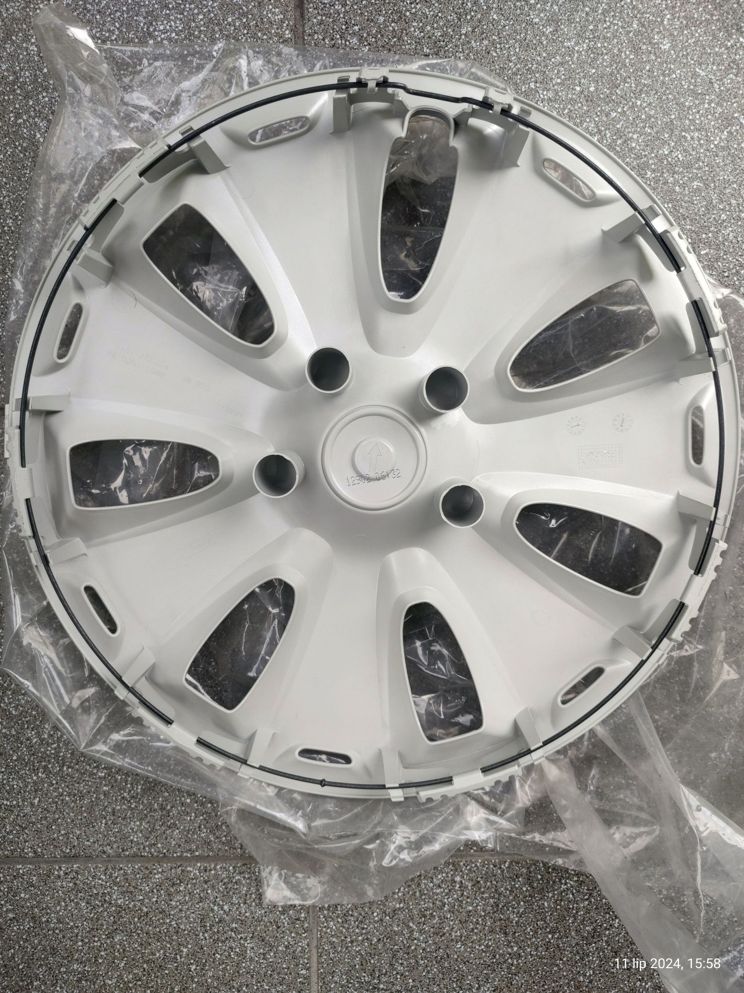 Nowe kołpaki koła 16'' Ford FOCUS MONDEO KUGA S-MAX C-MAX, AM51-1000-B