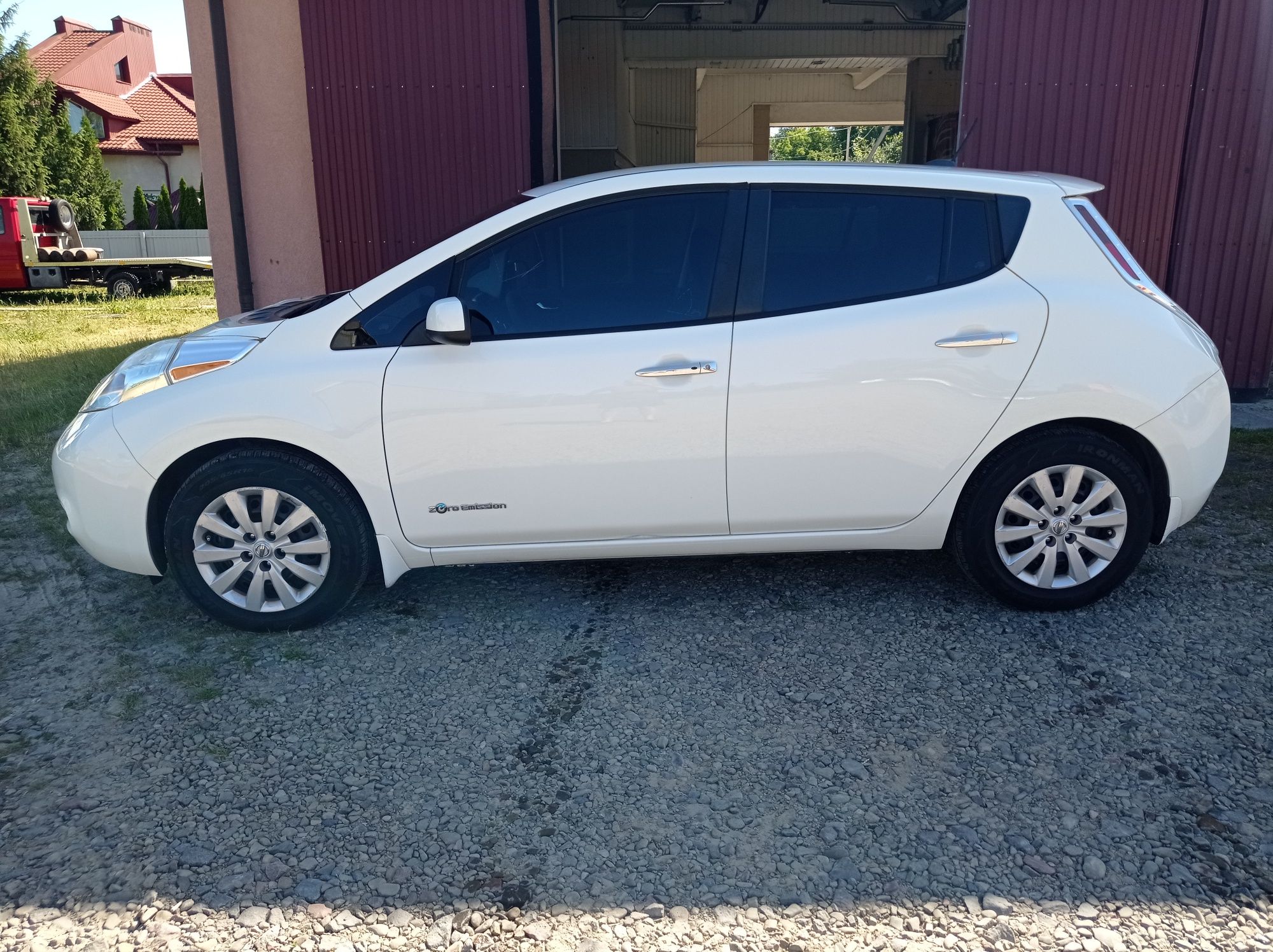 Продам Nissan leaf 30кв