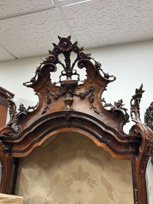 Oratório D. José em pau-santo entalhado