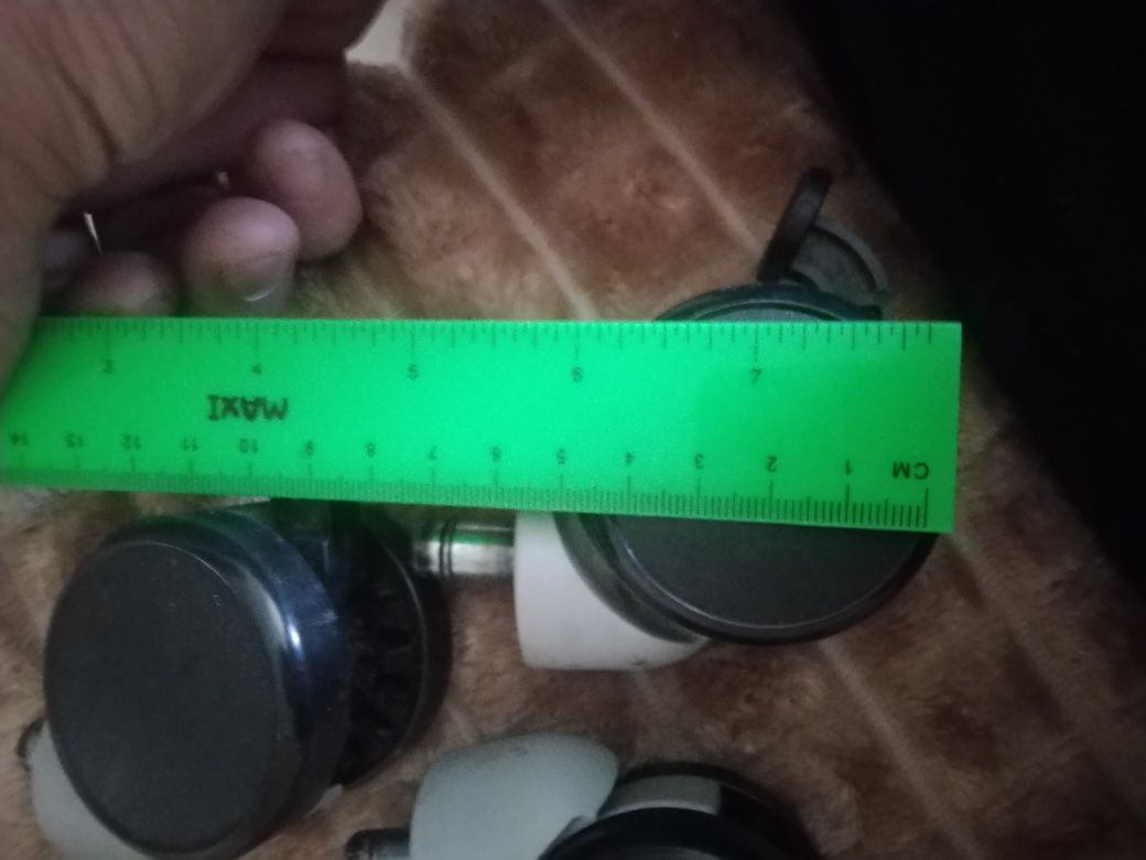 Продам калесики для офисного студа