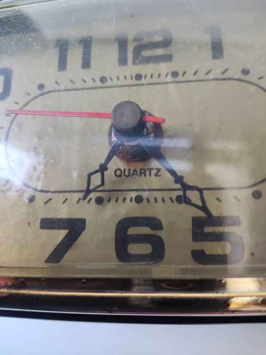 Kwarcowy Tajwański zegarek niekompletny