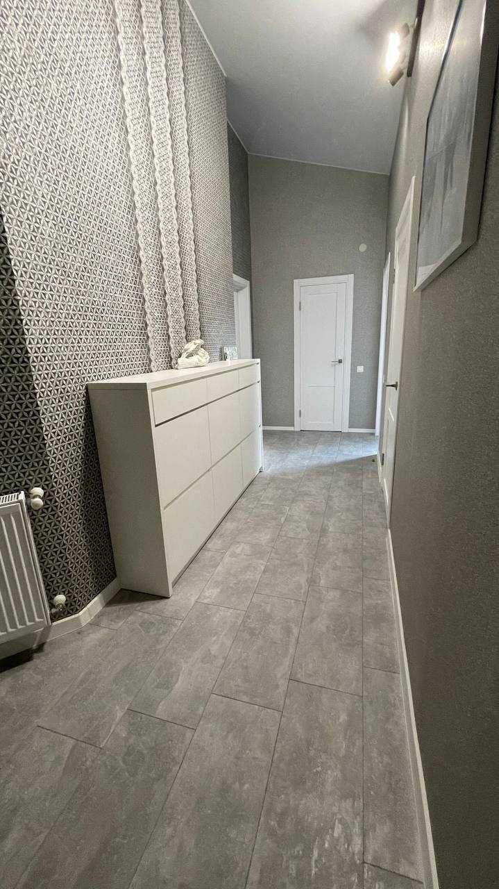 Продаж 3-кімнатної квартири в центрі (вул. Бельведерська)