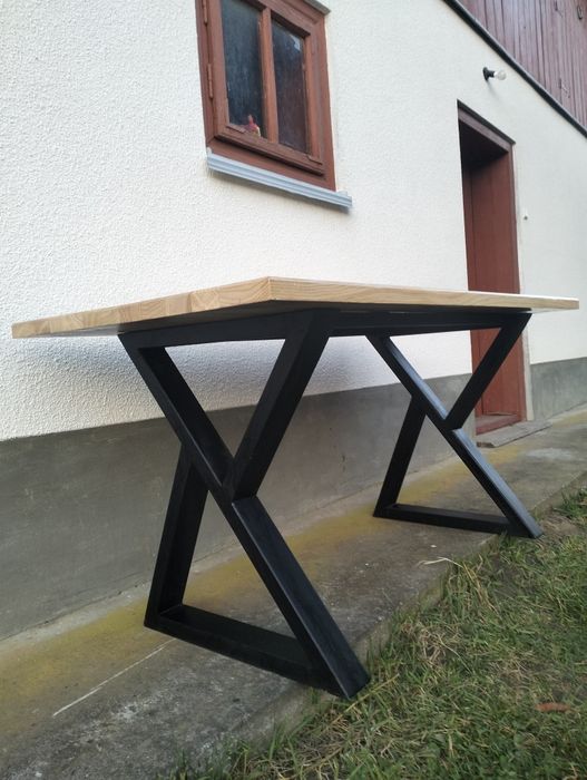 Продається стіл низ метал, стільниця ясен