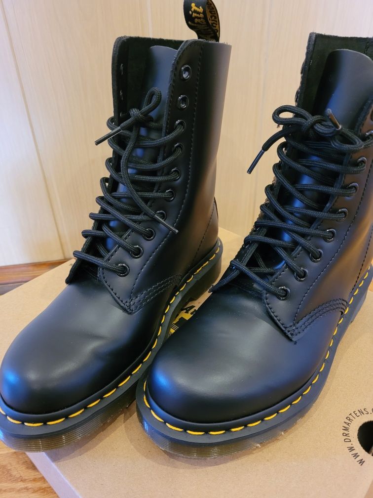 Glany dr Martens rozmiar 37 1490 black smooth