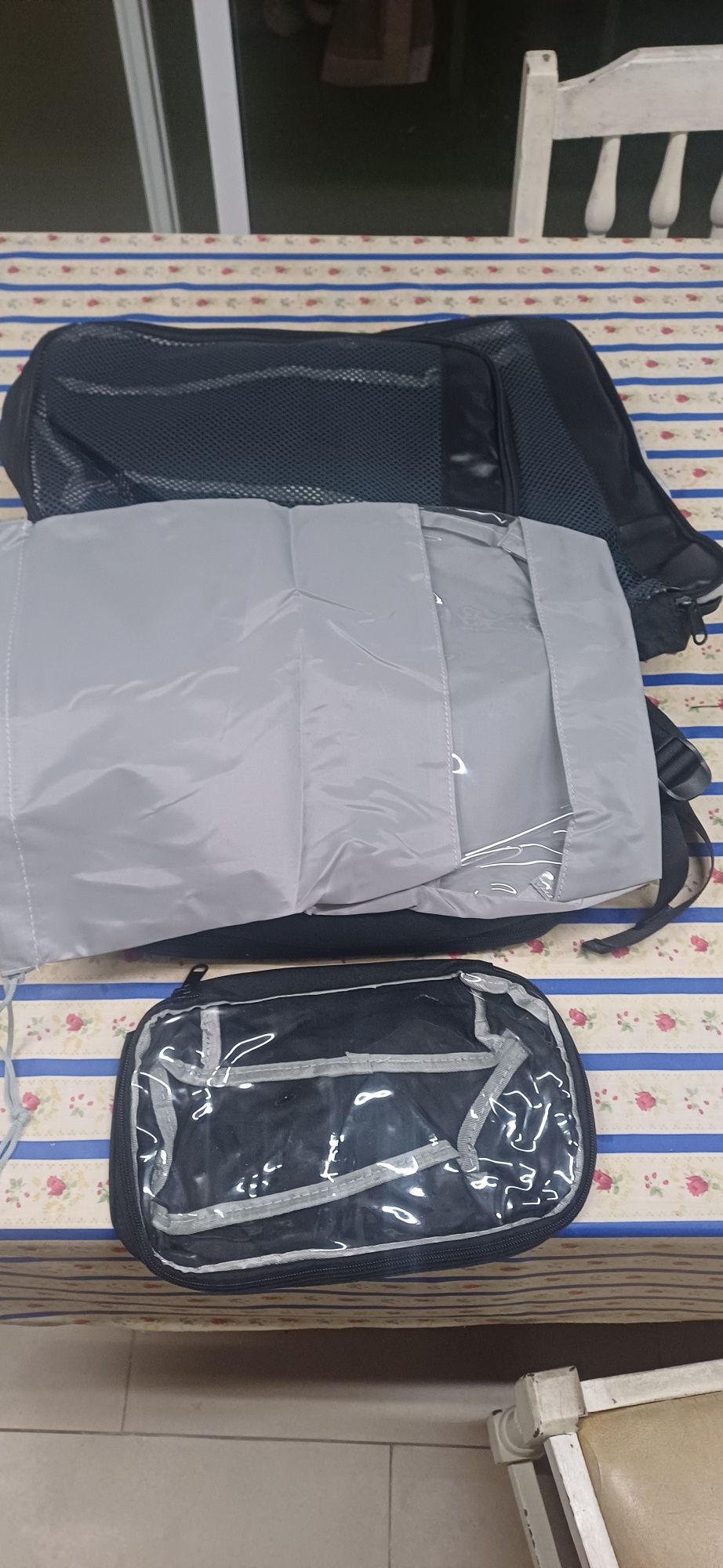 Mochila viagem de baixo dos bancos