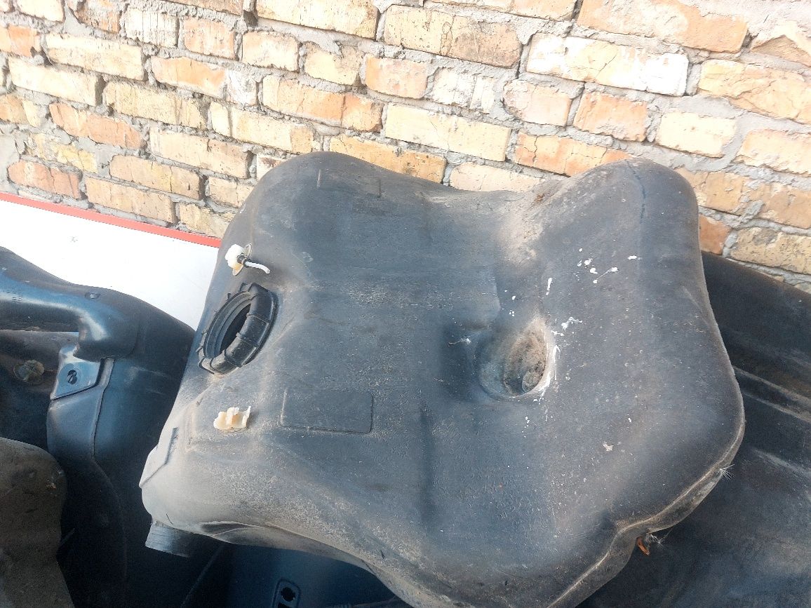 Палевні баки пластікові Аudi 100 A6 C4 C5 A8 D2 D3