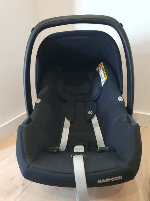Fotelik dzieciecy samochodowy + baza nosidełko maxi cosi
