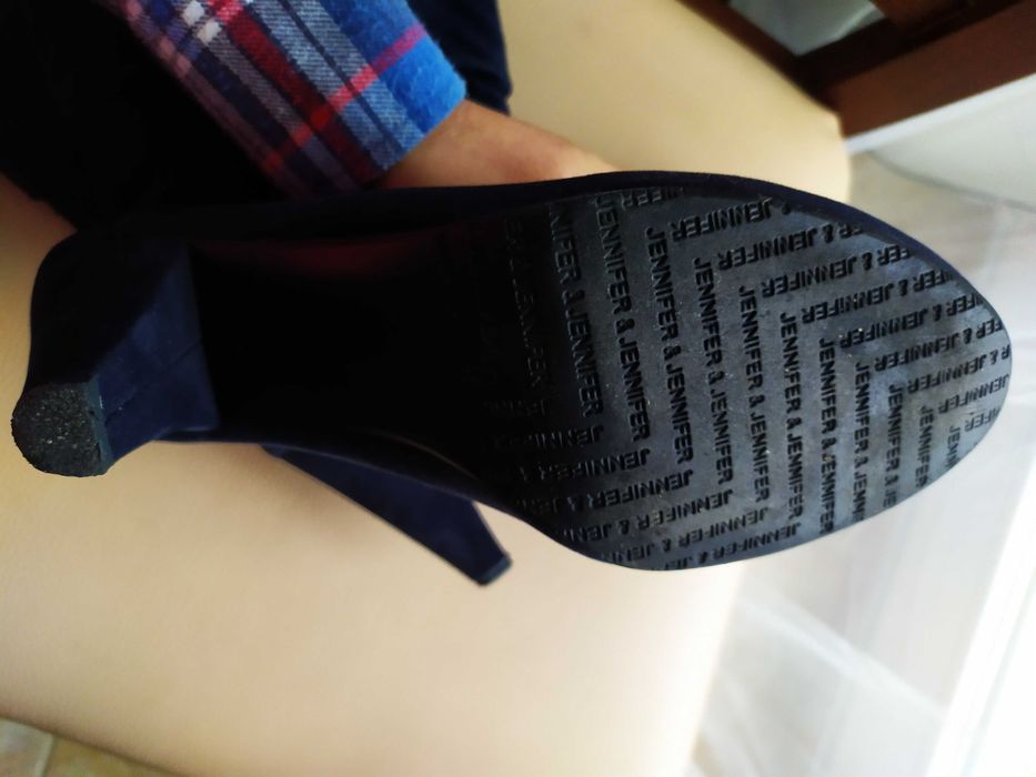 Botki zamszowe na obcasie  CCC rozmiar 39 jak nowe