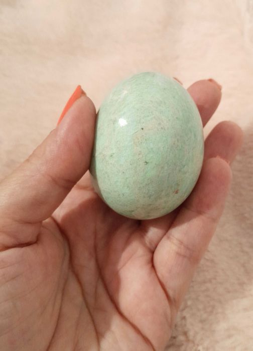 Ovo de pedra natural Amazonite (antigo) com suporte