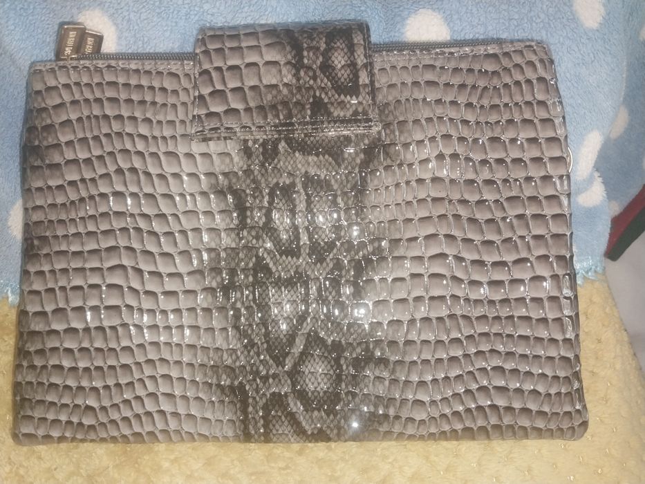 Продам кросбоді  сумку МК з зміїнним принтом