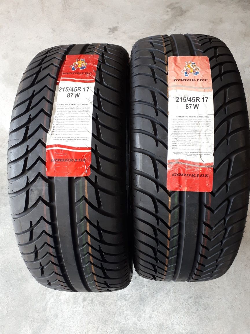 Dois pneus 215/45R17 87W Goodride (novos)