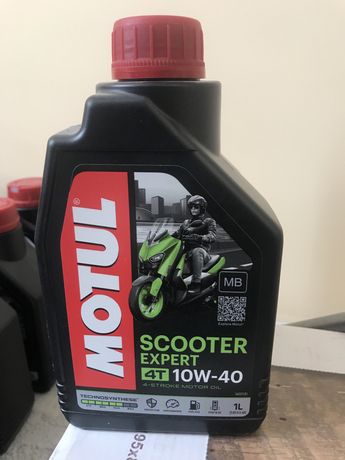 Motul масло для скутера 10W40 напівсинтетика