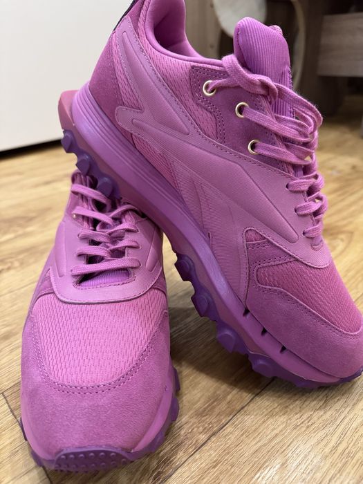 Жіночі кросівки нереально круті