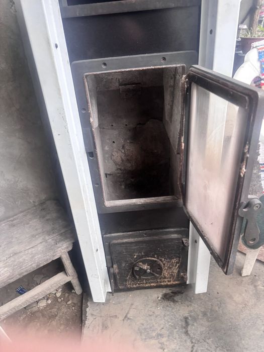 Камін-піч , буржуйка , камін на дрова