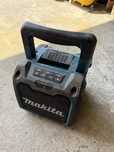 Radio budowlane Makita DMR200