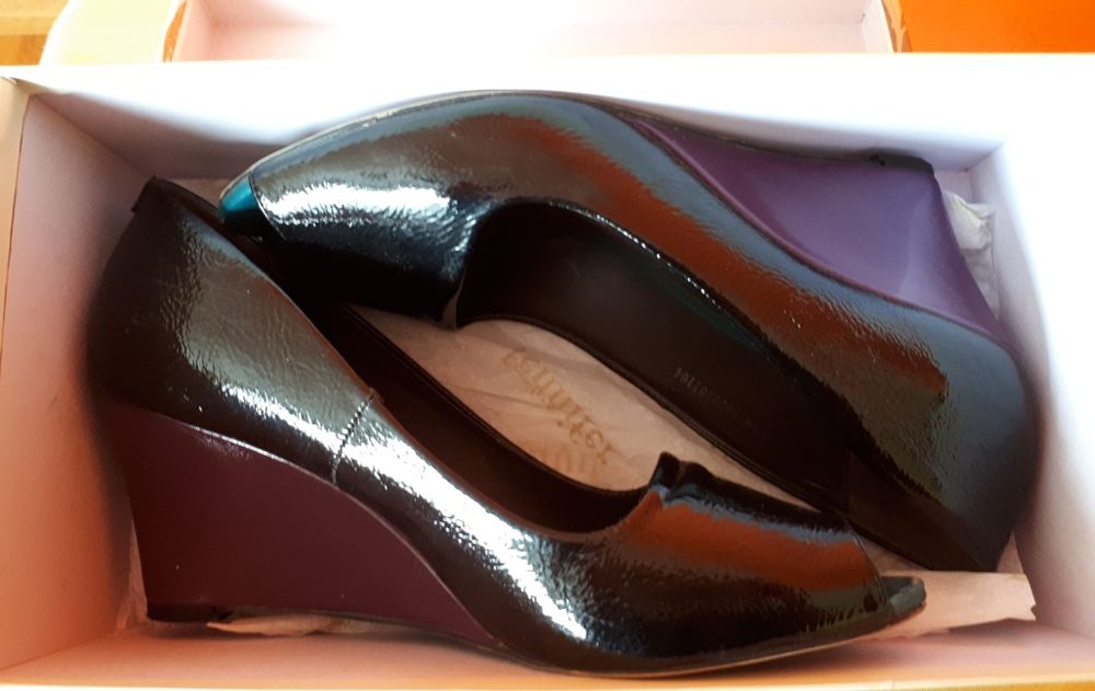 Buty na koturnie z CCC r.40