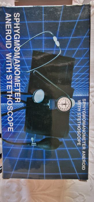 Medidor de tensão e estetoscópio