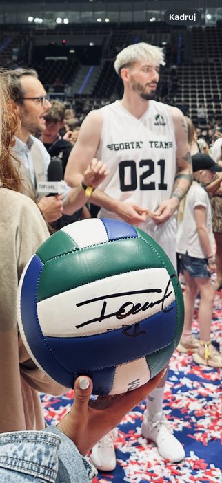 Piłka z autografem Tomasza Fornala