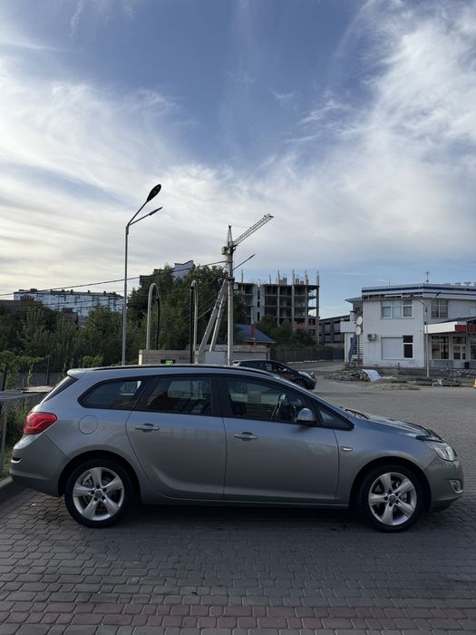 Продам!  Opel Astra J 1.7 дизель 2012 рік.
