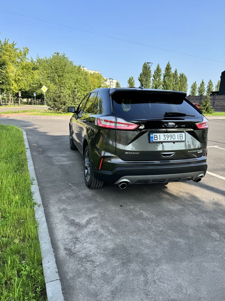Ford Edge 2019 року в комплектації Titanium