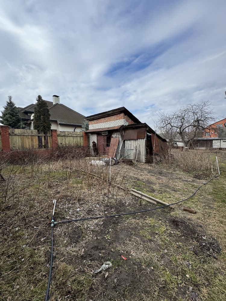 Продаж будинка та земельної ділянки в центрі міста