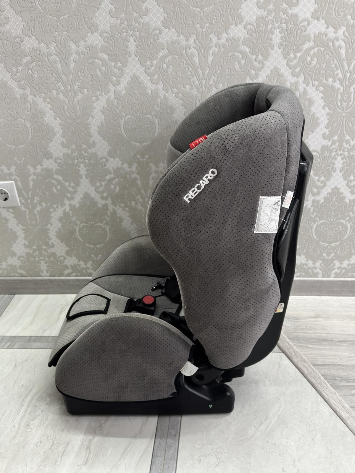 Автокресло Recaro