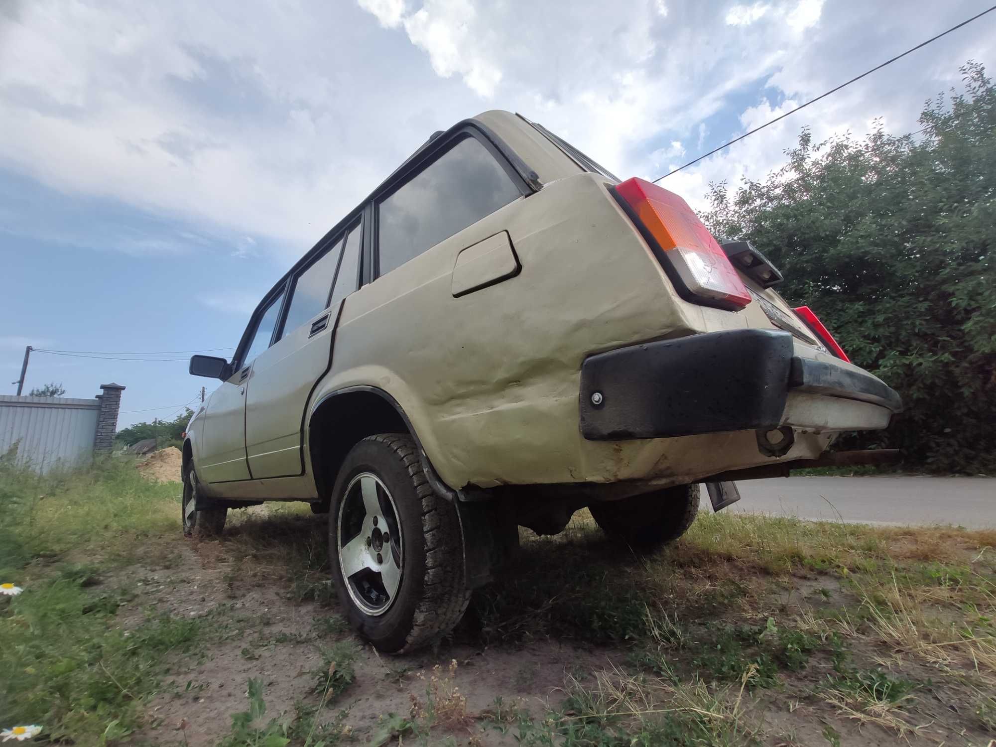 Легковий автомобіль ВАЗ 21043