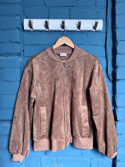 Новый велюровый бомбер