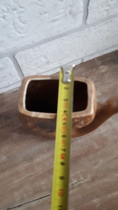 Kubek pijalnik do picia wody w uzdrowisku