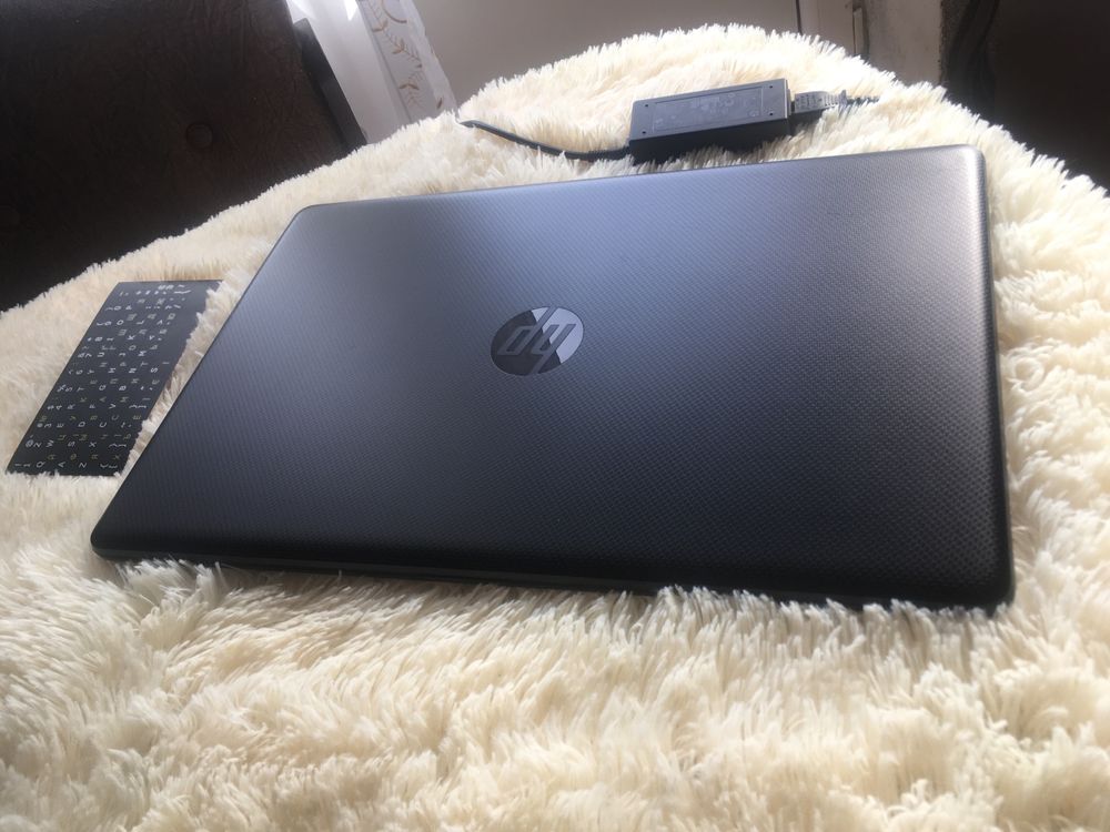 Hp  17.3 i5-8265u 8gb/nvme 256gb акб до 4ч