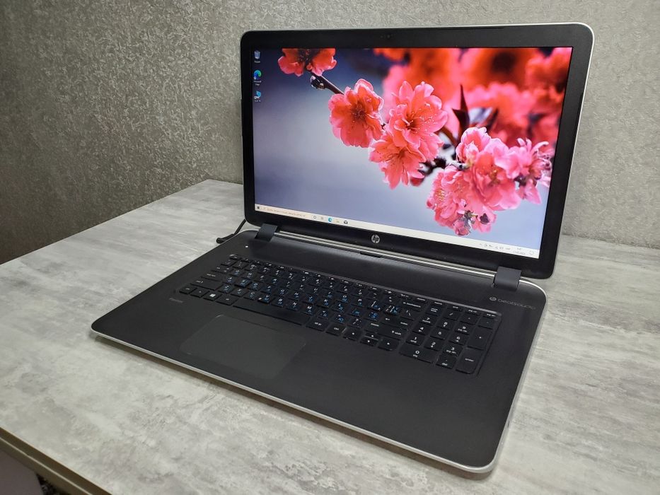 Ноутбук HP з великим екраном