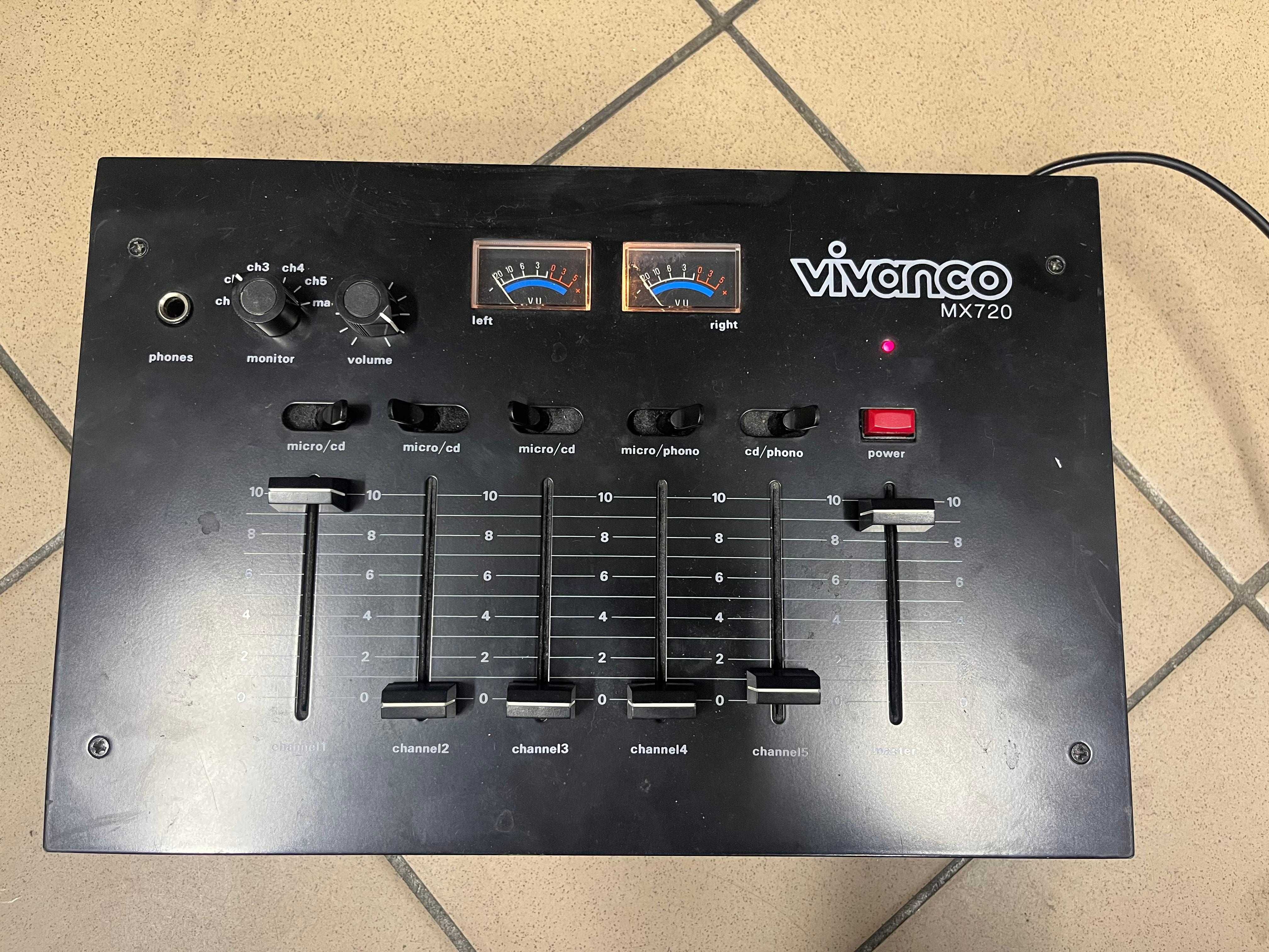 Ładny mikser audio Vivanco MX720