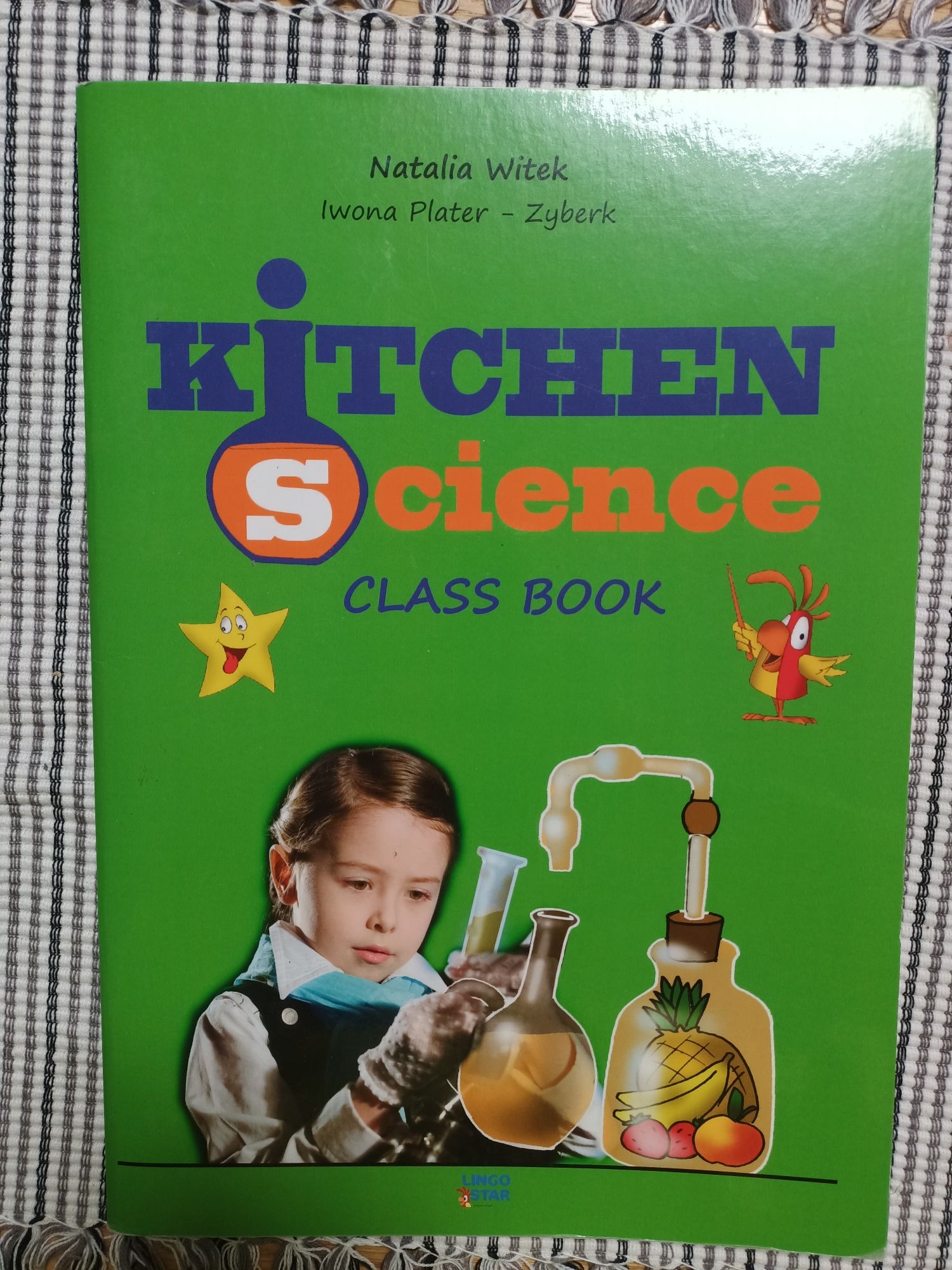 Podręcznik Kitchen science class book