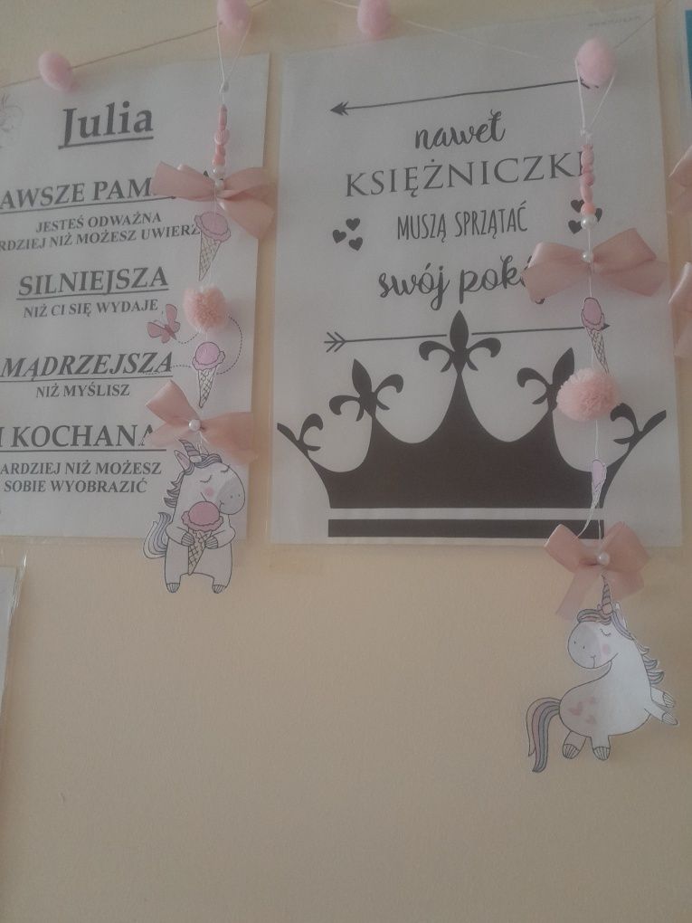 Nowe dwie zawieszki na ścianę dla dziewczynki
