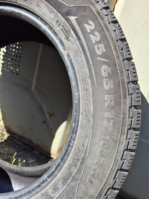 Продам шины зимние Nokian Nordman RS2 SUV 225/65 R17 б/у 4шт.