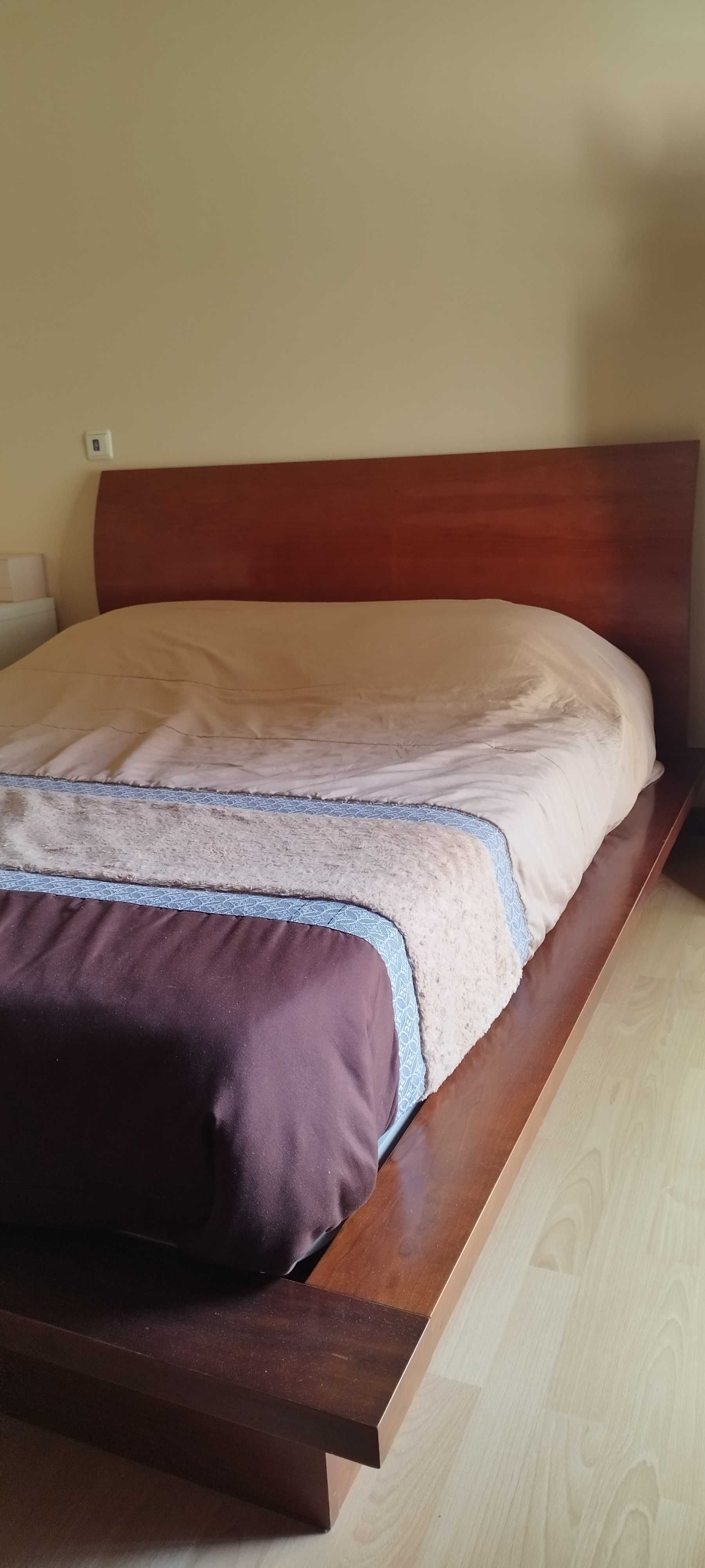 Vendo cama de casal por 250€