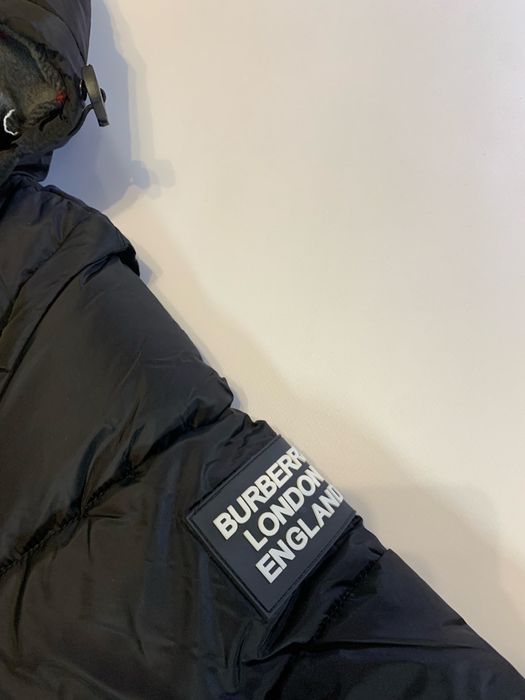 Пуховик/Жилетка - Burberry Black