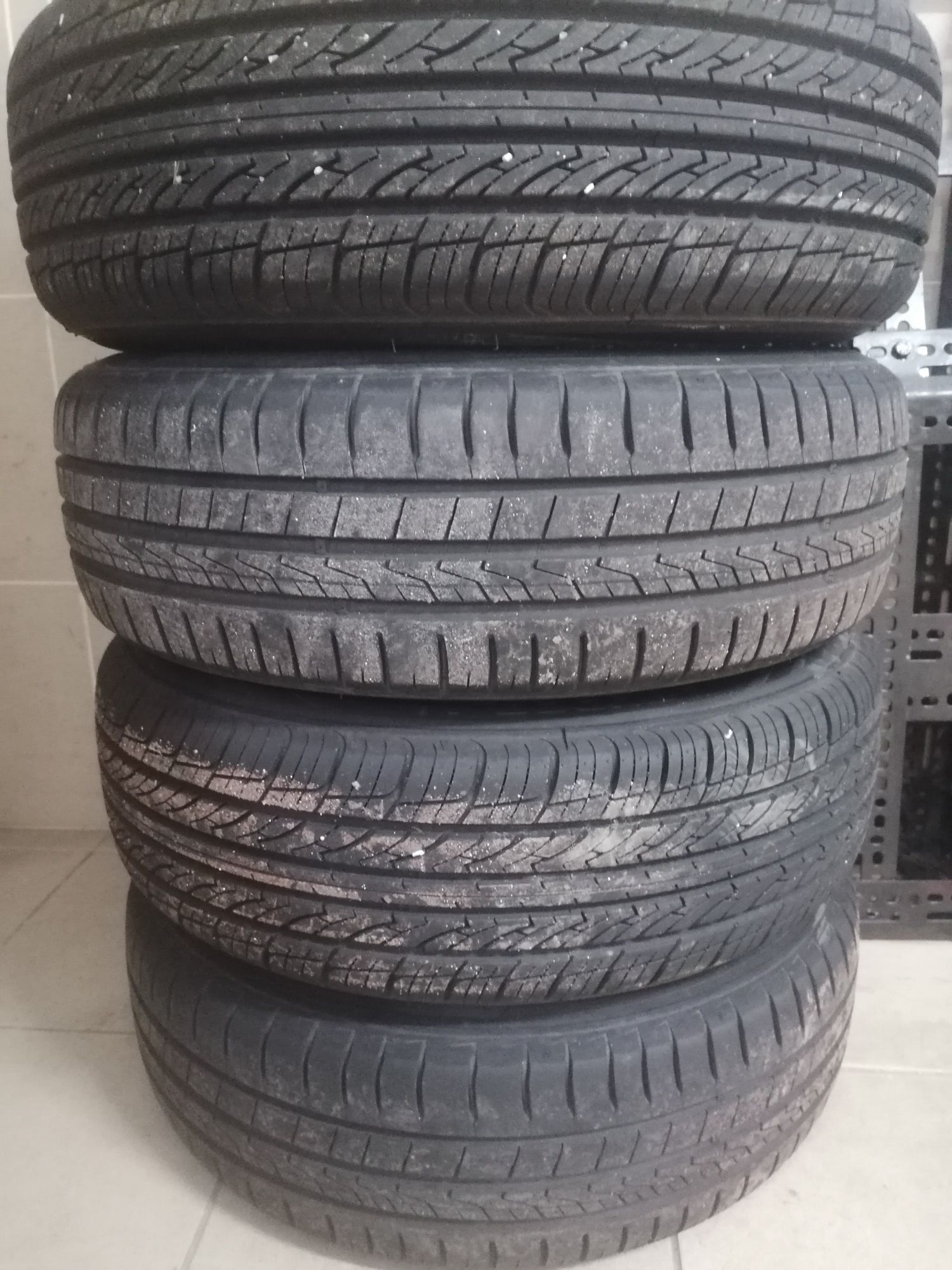 4 Pneus - 175/65 R14