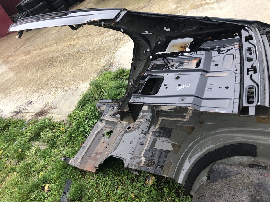 Задня права четверть,ланжерон на Toyota Camry 70 2017-2023